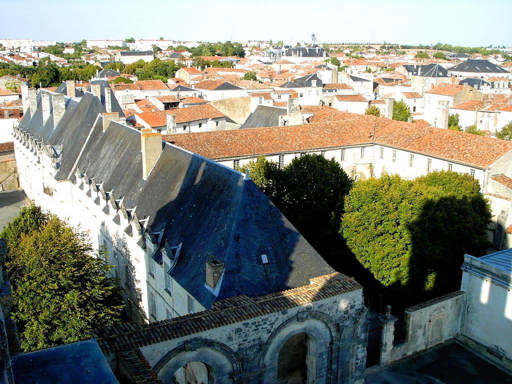 Отель Abbaye Royale Сен-Жан-д'Анжели Экстерьер фото