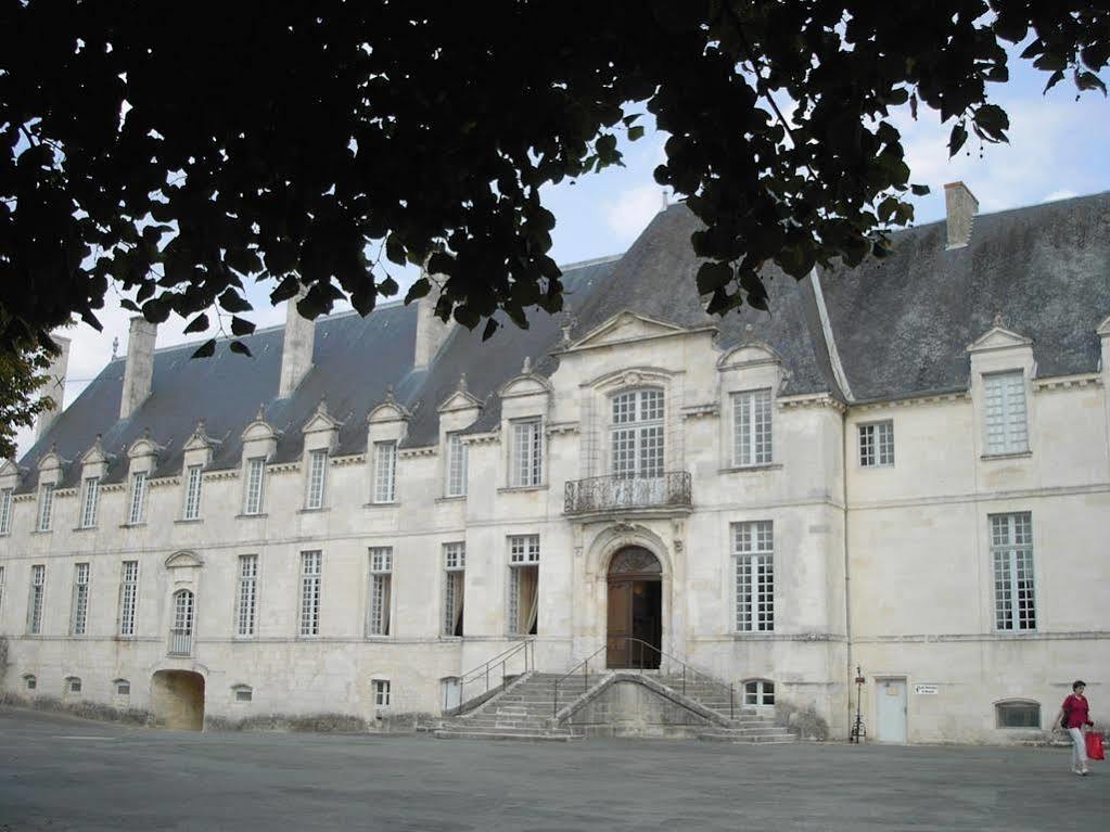 Отель Abbaye Royale Сен-Жан-д'Анжели Экстерьер фото